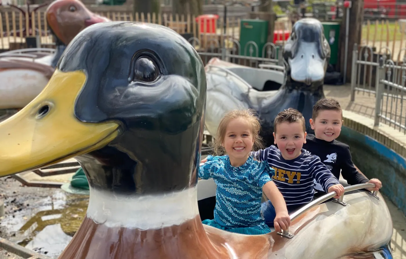 Kinderen in de Eendenmolen bij Attractiepark De Waarbeek